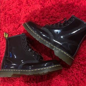 DR. MARTENS “AirWair”